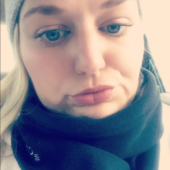 Meet your Posher, Sarah - Picture 2 of 5